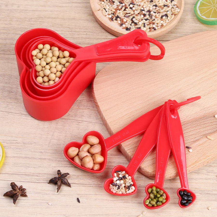 Kitchen Baking Scale - Plastic heart-shaped measuring cup measuring spoon